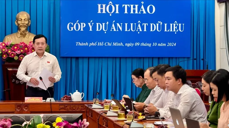 Đoàn đại biểu quốc hội (ĐBQH) TPHCM tổ chức hội thảo góp ý dự án Luật Dữ liệu. Ảnh: CHÍ THẠCH