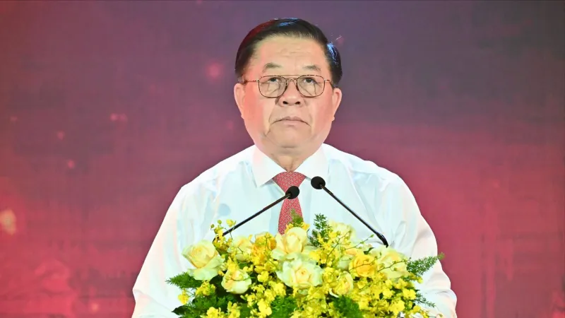 Trưởng Ban Tuyên giáo Trung ương Nguyễn Trọng Nghĩa dự và phát biểu tại chương trình. Ảnh: VIỆT DŨNG
