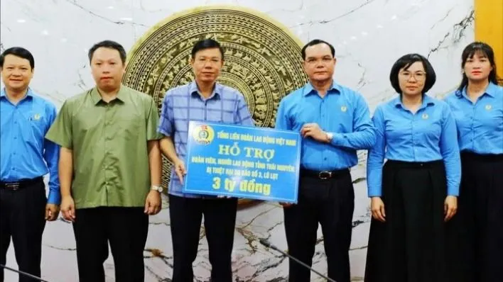Công đoàn cơ sở hỗ trợ lao động khó khăn 500.000 đồng/người dịp Tết Ất Tỵ