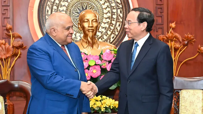 TPHCM tăng cường hợp tác với Cuba và Singapore
