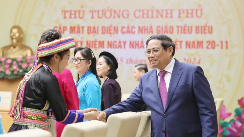 Thủ tướng Phạm Minh Chính gặp mặt các nhà giáo tiêu biểu 