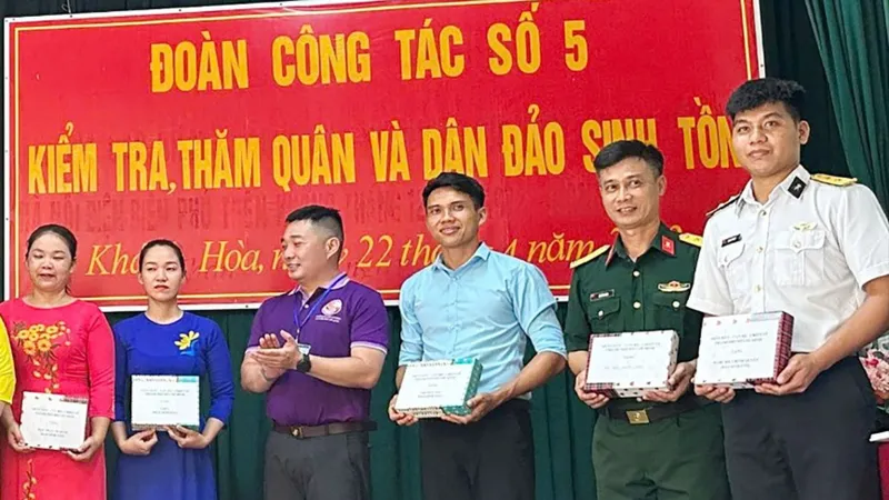 Gieo chữ nơi đảo xa