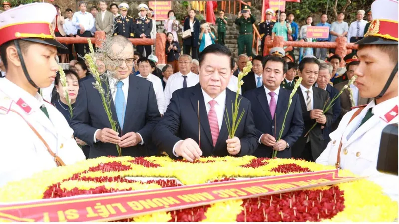 Kỷ niệm 60 năm Bến Vũng Rô tiếp nhận chuyến hàng đầu tiên của Tàu không số 