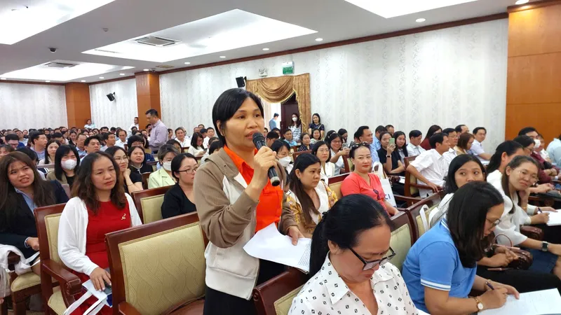 Doanh nghiệp nêu thắc mắc về thuế tại buổi đối thoại