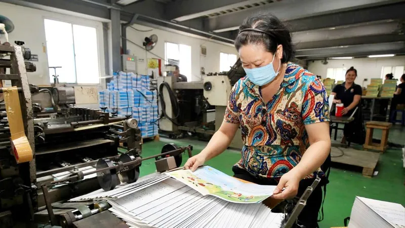 Hành trình phụ nữ vượt qua tuổi 50