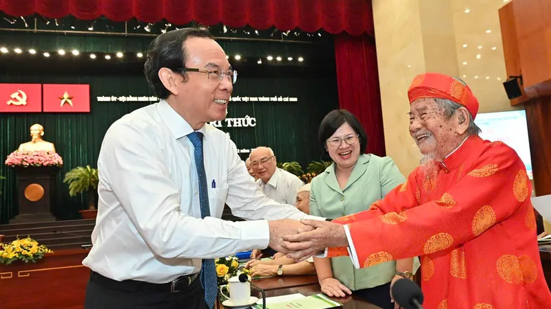 Lãnh đạo TPHCM gặp gỡ trí thức thành phố năm 2024