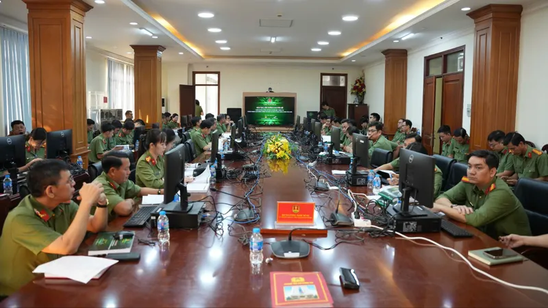 Các đại biểu tham dự chương trình