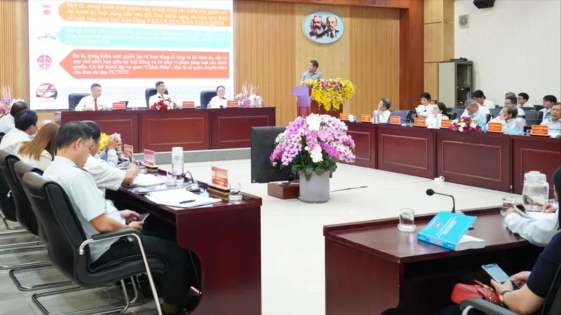 Nâng cao tính ổn định của luật để kiểm soát quyền lực