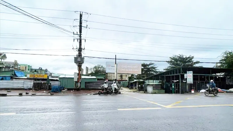 Để ban quản lý chợ "lộng quyền", 2 lãnh đạo thị trấn bị kiểm điểm