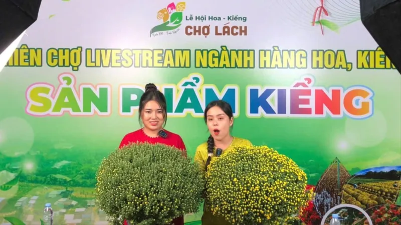Tiết mục văn nghệ chào mừng tại lễ khai mạc