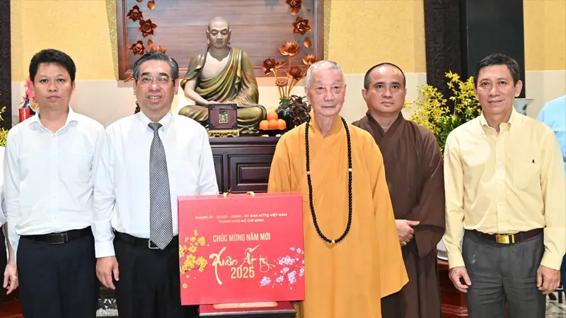 Việc Phật sự “Hộ quốc - an dân” đồng hành cùng quá trình xây dựng và phát triển thành phố