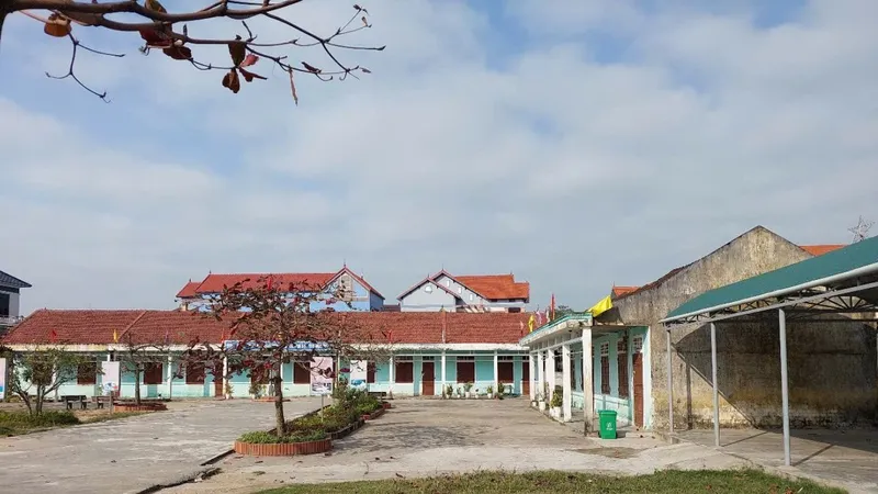 Phụ huynh phản đối di chuyển đến điểm trường mới, hơn 150 học sinh nghỉ học 