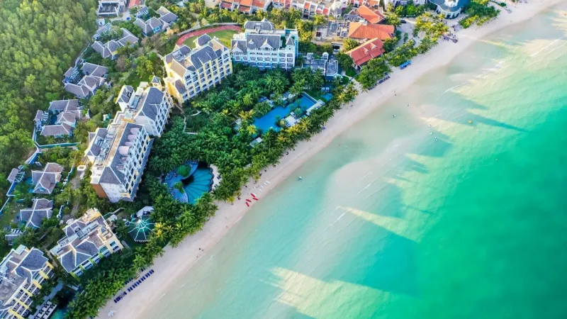 Chiêm ngưỡng những khu nghỉ dưỡng đẹp như mơ trong "Yêu nhầm bạn thân"