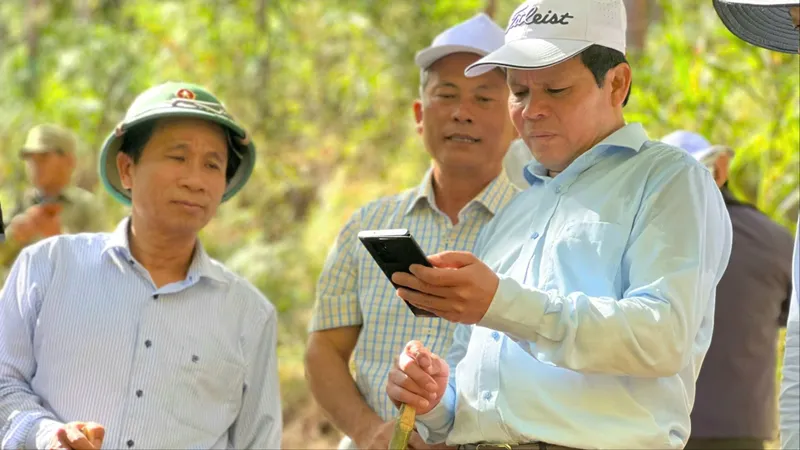 Phó Bí thư Tỉnh ủy Kon Tum Nguyễn Đức Tuy băng rừng tìm giải pháp nâng tầm du lịch, giúp đồng bào thoát nghèo 