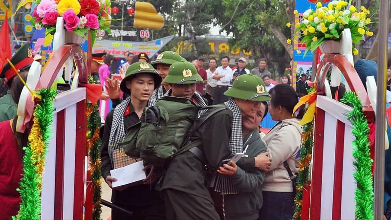Bịn rịn giây phút chia tay
