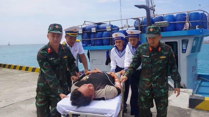 Bệnh xá đảo Trường Sa cấp cứu kịp thời ngư dân đột qụy não