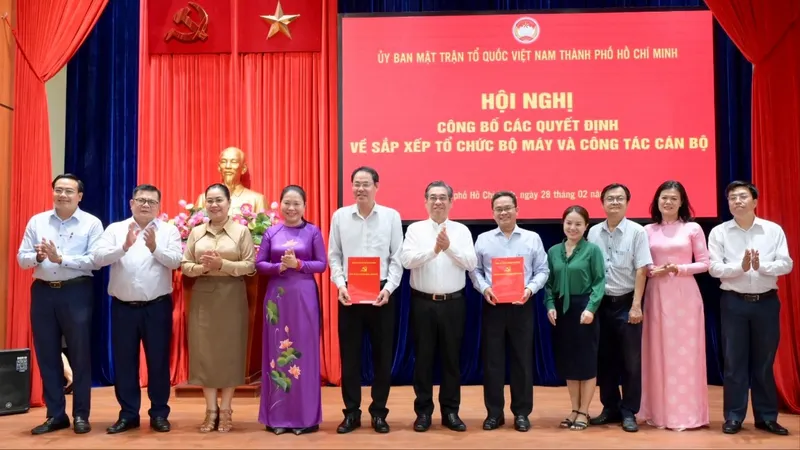 Công bố quyết định sắp xếp tổ chức bộ máy Cơ quan Ủy ban MTTQ Việt Nam TPHCM