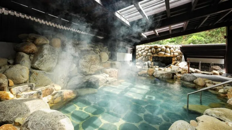 Những suối nước nóng nổi tiếng ở Việt Nam cho du lịch chữa lành