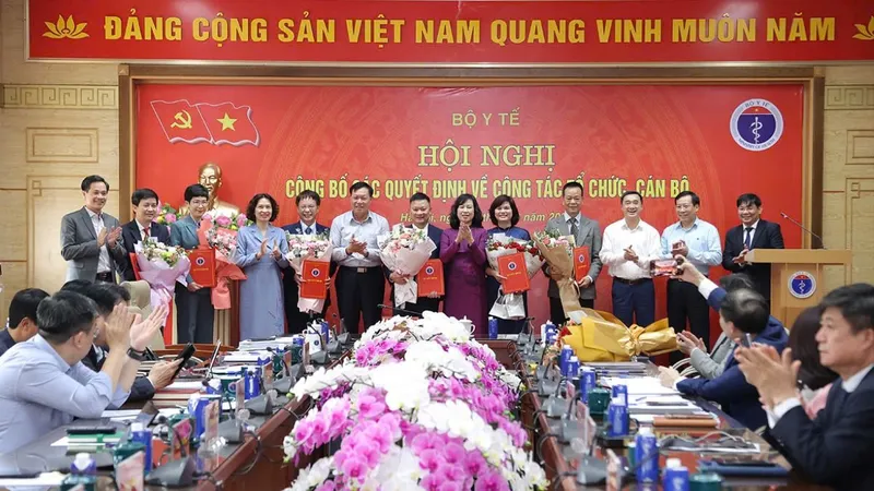 Gần 1.000 cán bộ ngành LĐ-TB-XH chuyển sang ngành y tế 