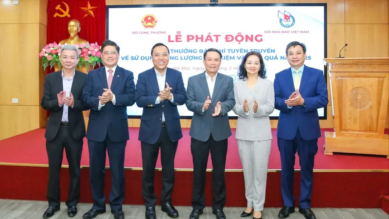 Phát động Giải báo chí về tiết kiệm năng lượng năm 2025