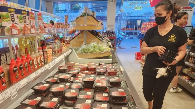 Giá heo hơi giảm nhưng giá thịt tại chợ vẫn neo cao