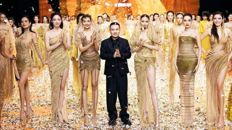 Lê Thanh Hòa tái hiện văn hóa Champa qua lăng kính thời trang 