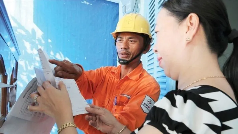 TPHCM nắng nóng 37 độ C, hóa đơn tiền điện tăng cao