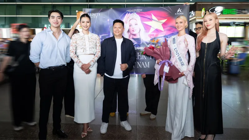 Miss Universe 2024 Victoria Kjær Theilvig Jakrajutatip đến Việt Nam