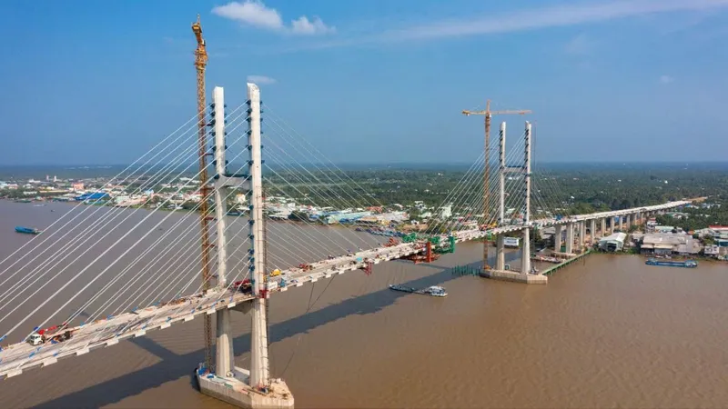 Tất bật thi công Dự án cầu Rạch Miễu 2 trước ngày hợp long cầu chính