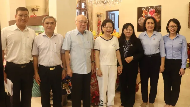 Đồng chí Phan Nguyễn Như Khuê thăm hỏi, tri ân gia đình các cá nhân tiêu biểu 