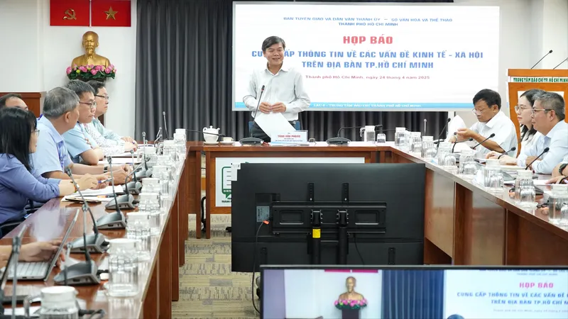 Quang cảnh buổi họp báo