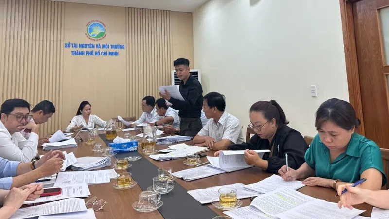 Gỡ vướng, cấp sổ hồng cho người dân