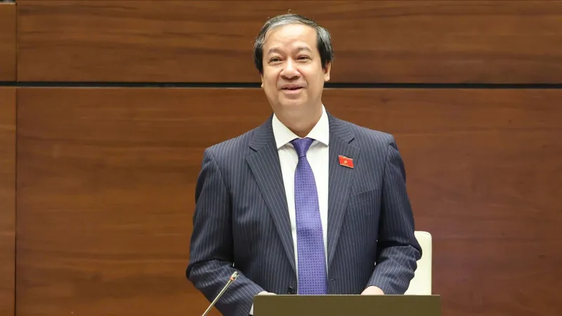 Bộ trưởng Bộ GD-ĐT Nguyễn Kim Sơn phát biểu giải trình, làm rõ một số vấn đề đại biểu Quốc hội nêu. Ảnh: QUANG PHÚC