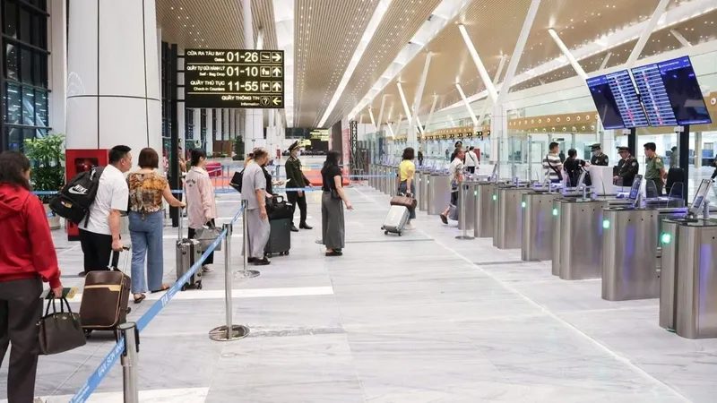 Vừa khánh thành, nhà ga T3 sân bay Tân Sơn Nhất đã dột nước