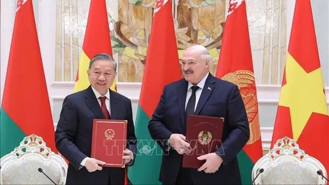 Tuyên bố chung về việc thiết lập quan hệ Đối tác Chiến lược giữa Việt Nam và Belarus