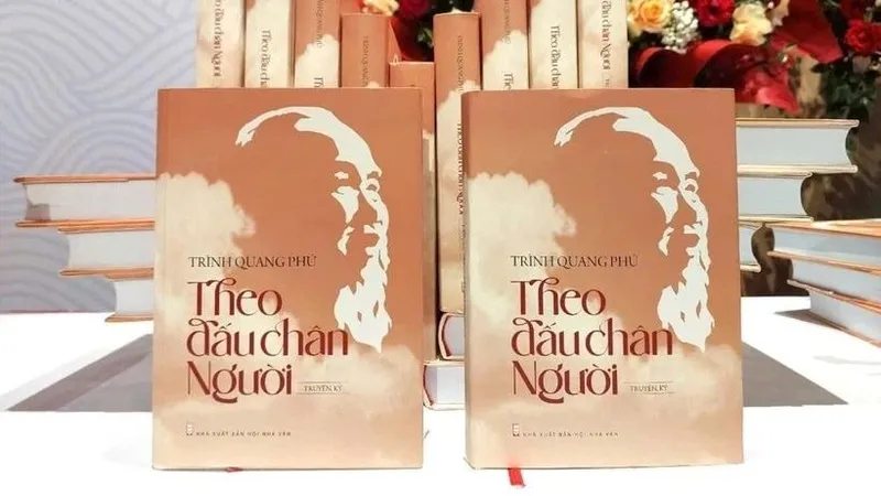 NXB Kim Đồng tái bản truyện ký "Theo dấu chân Người"