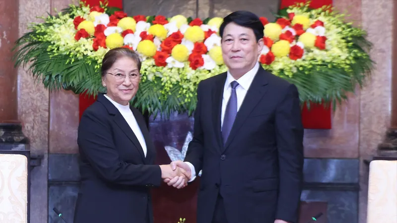 Chủ tịch nước Lương Cường tiếp Phó Chủ tịch nước Lào Pany Yathotou. Ảnh: TTXVN