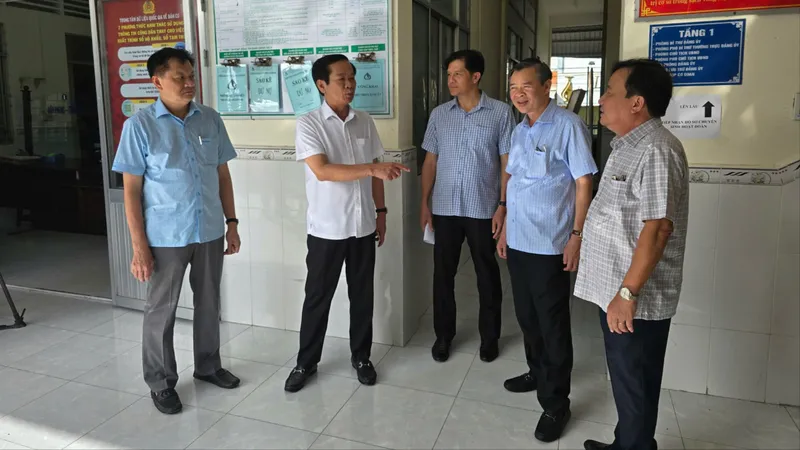 Lãnh đạo TP Cần Thơ khảo sát trụ sở làm việc một số xã, phường
