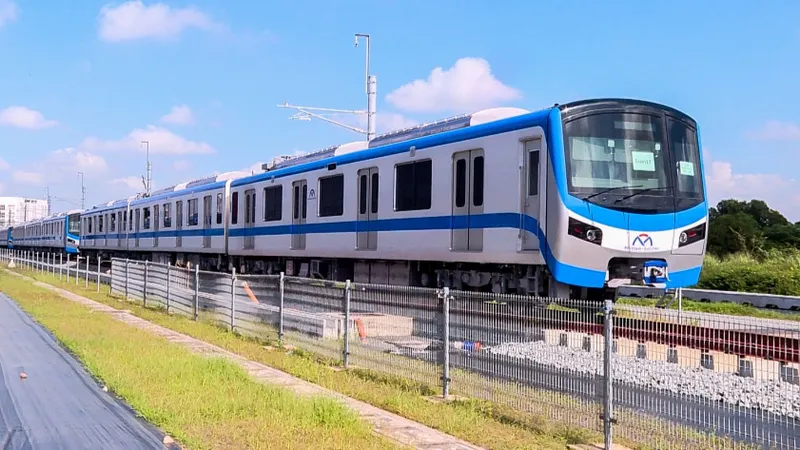 Hà Nội không phải vay tiền để làm metro?