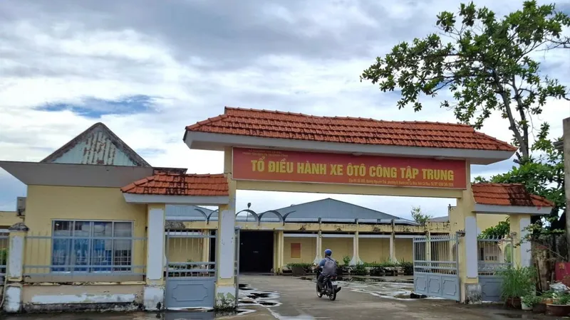Trung tâm xe công của tỉnh Cà Mau sẽ được cải tạo lại để bố trí chỗ ở cho cán bộ từ Bạc Liêu về Cà Mau làm việc. Ảnh: TRÚC ĐÀO