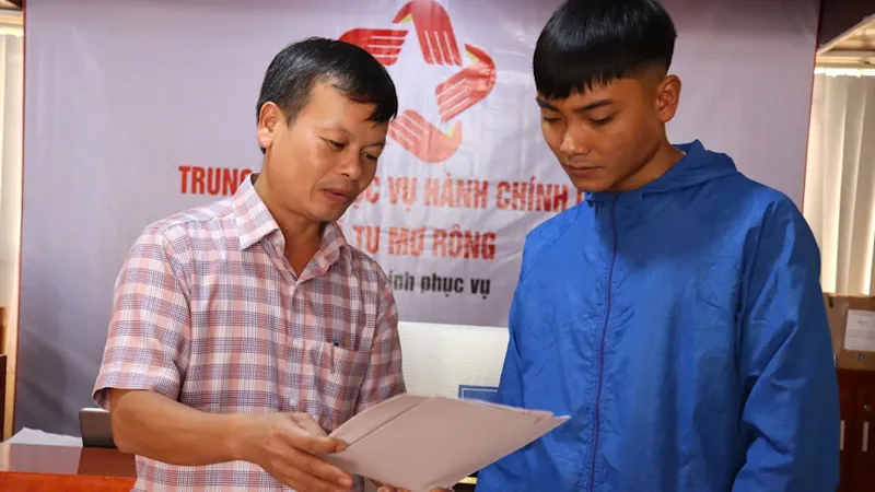 Ngày đầu vận hành chính quyền xã vùng cao Quảng Ngãi: Người dân hồ hởi, cán bộ sẵn sàng