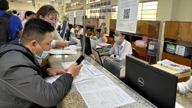 TPHCM: Cấp xã nhận gần 300 hồ sơ liên quan lĩnh vực đất đai