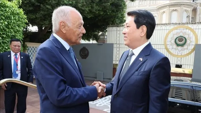 Chủ tịch nước Lương Cường thăm và phát biểu chính sách tại Liên đoàn Arab