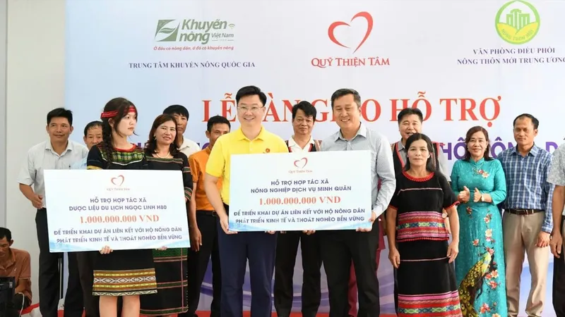 Quỹ Thiện Tâm đón nhận Huân chương Lao động hạng Nhất của Chủ tịch nước