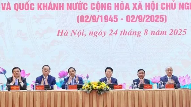 Chủ tịch nước và Thủ tướng gặp mặt đại biểu tiêu biểu các tầng lớp nhân dân
