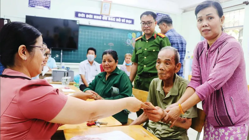  Món quà Tết Độc lập: Chung niềm vui, chia sẻ nghĩa tình