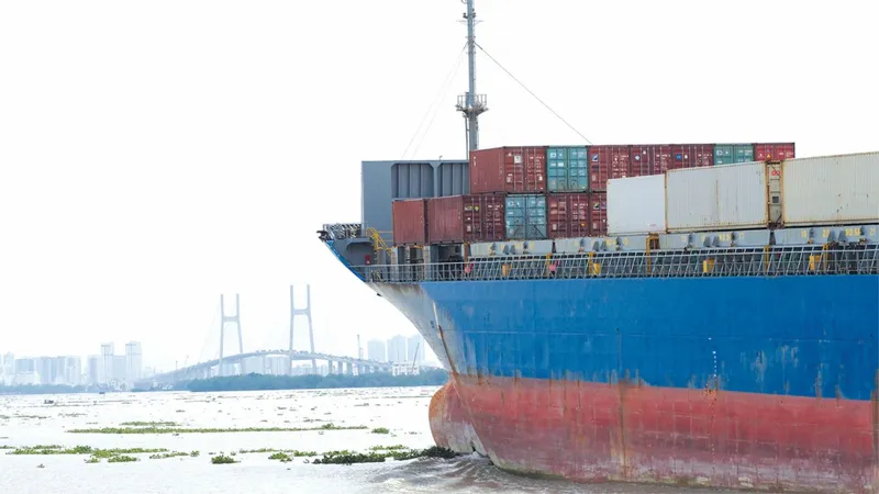 Liên kết vùng - điểm tựa của “siêu đô thị”