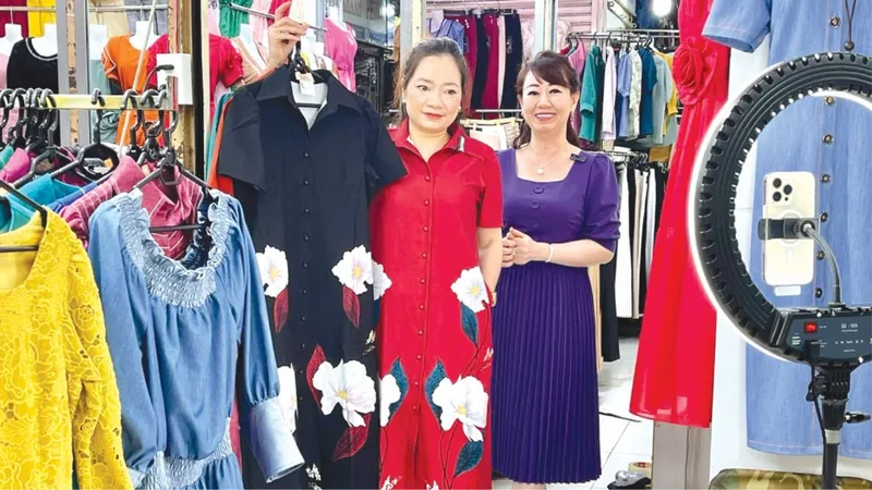  Chợ truyền thống bắt nhịp thị trường