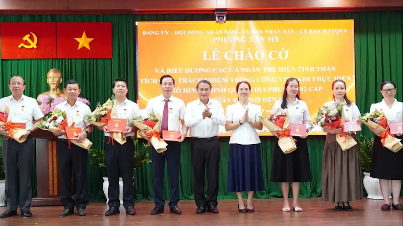 Phường Tân Mỹ biểu dương 38 cá nhân sáng tạo, chủ động phục vụ dân