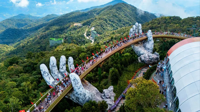 Lần đầu lọt top đường bay nội địa, Đà Nẵng đang hấp dẫn như thế nào?
